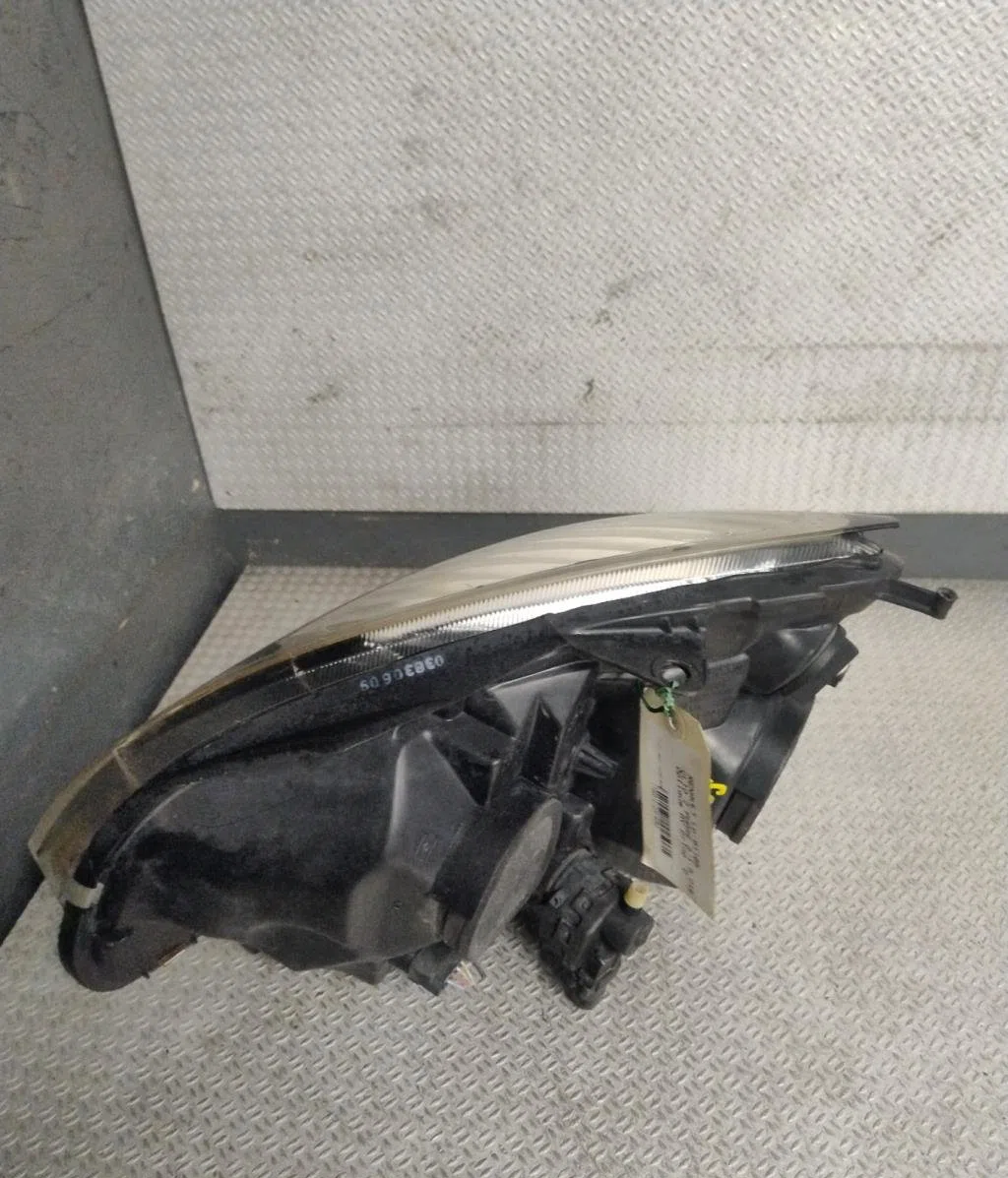 Phare droit RENAULT CLIO 2  CLIO 2 PHASE 2 occasion
