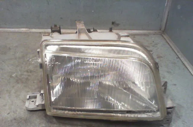 Phare droit RENAULT CLIO I 1991 occasion