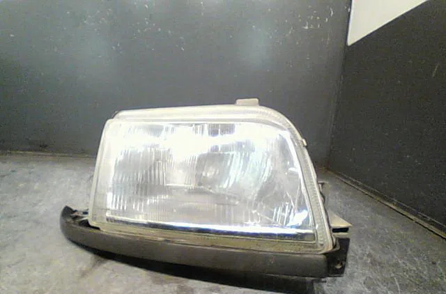 Phare droit RENAULT CLIO I 1992 occasion