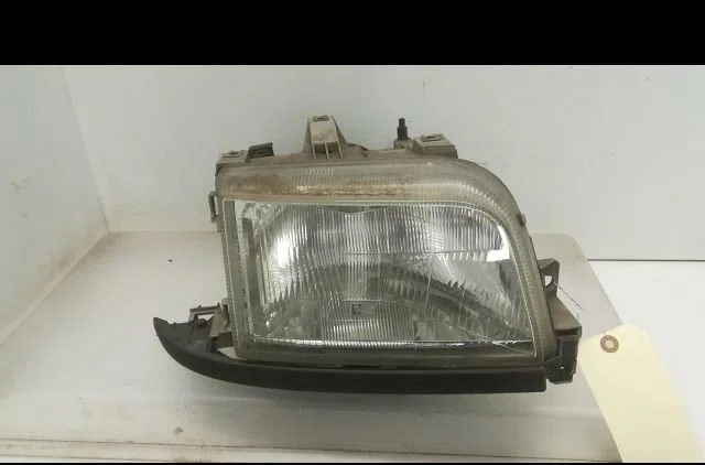 Phare droit RENAULT CLIO I 1993 occasion