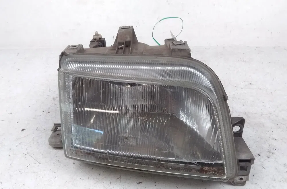Phare droit RENAULT CLIO I 1994 occasion