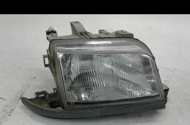Phare droit Renault CLIO I (B-C57_, 5-357_) 1.4 (1991-1998) occasion