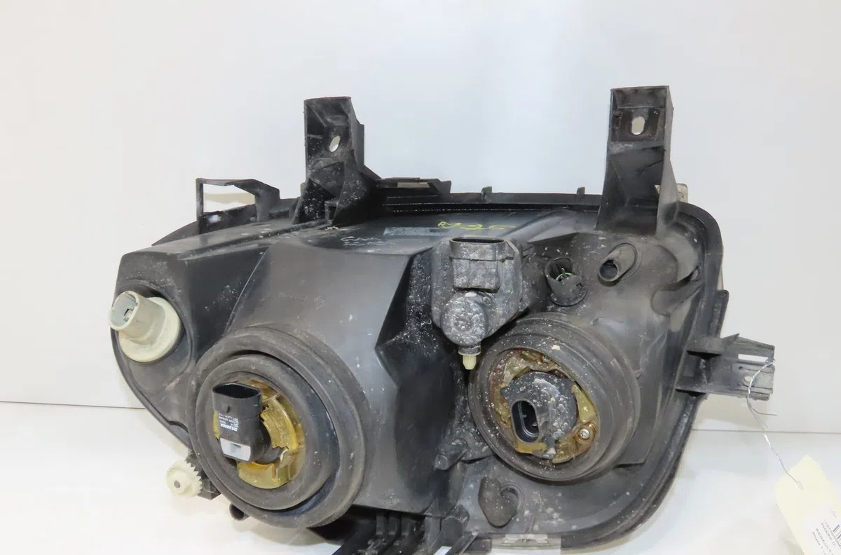Phare droit Renault CLIO II (BB_, CB_) 1.4 16v (b-cb0p, bb13) (2000-2008) 5 portes occasion