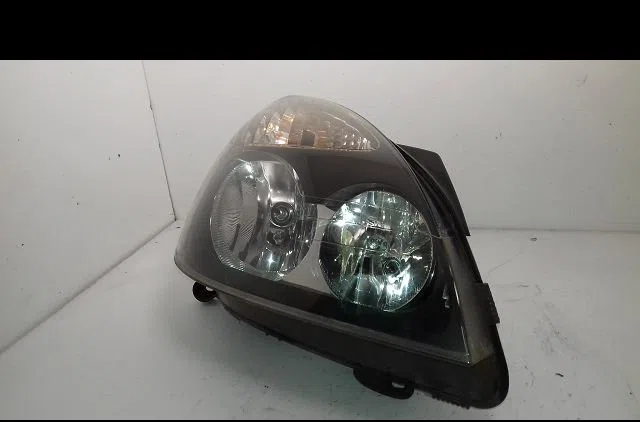 Phare droit Renault CLIO II (BB_, CB_) 1.4 16v (b-cb0p, bb13) (2000-2008) 5 portes occasion