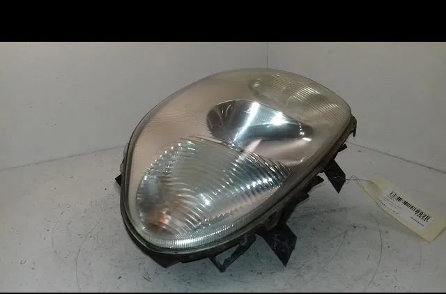 Phare droit Renault CLIO II (BB_, CB_) 1.4 (b-cb0c, b-cb0s) (1998-2005) occasion