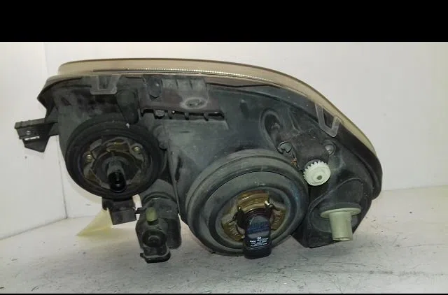 Phare droit Renault CLIO II (BB_, CB_) 1.4 (b-cb0c, b-cb0s) (1998-2005) occasion