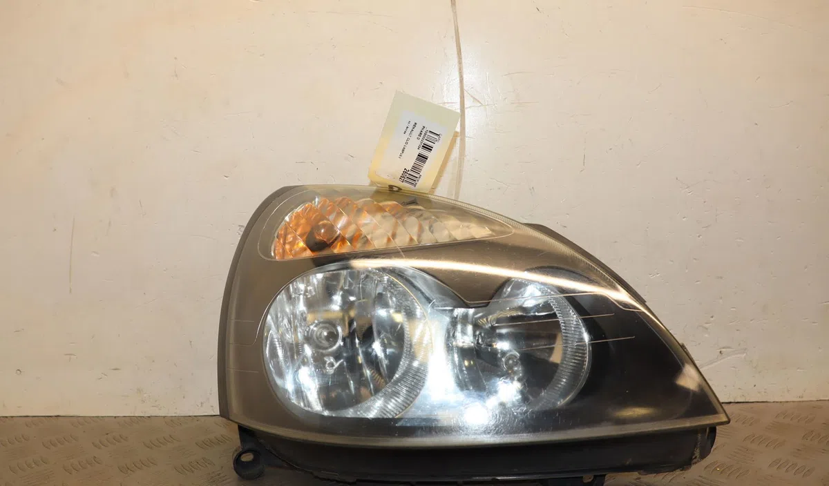Phare droit Renault CLIO II (BB_, CB_) 1.5 dci (b-cb3m) (2005-2010) 3 portes occasion