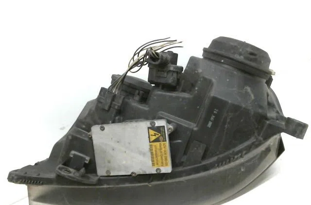Phare droit Renault CLIO II (BB_, CB_) 1.6 16v (bb01, bb0h, bb0t, bb14, bb1d, bb1r, bb2kl, bb3g... (1998-2005) occasion