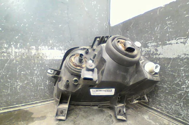 Phare droit Renault CLIO II (BB_, CB_) 1.6 16v (bb01, bb0h, bb0t, bb14, bb1d, bb1r, bb2kl, bb3g... (1998-2005) occasion