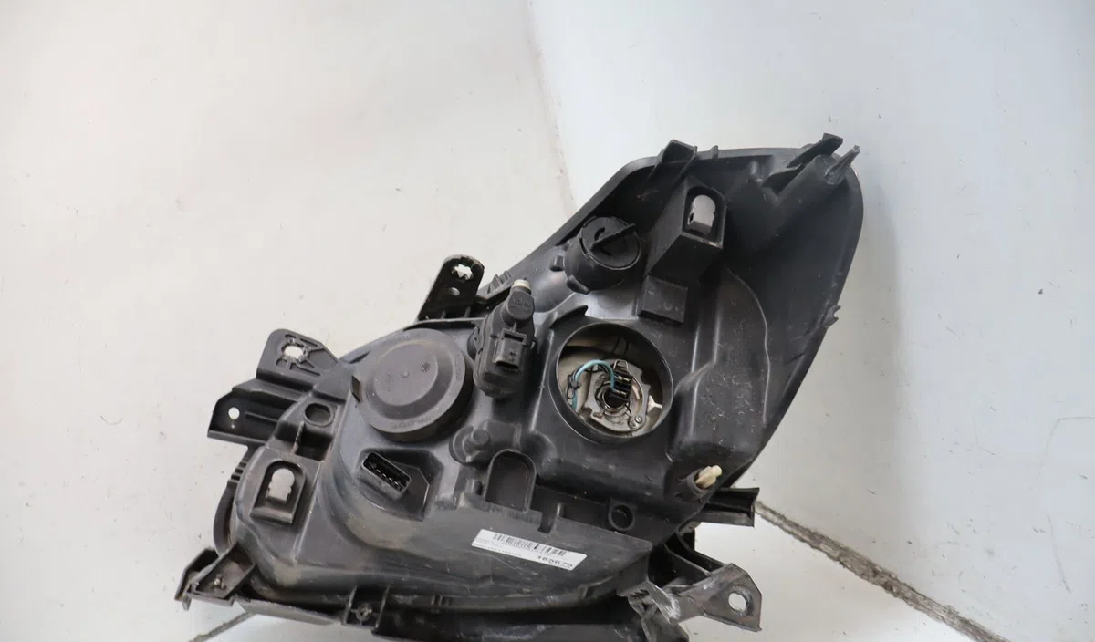 Phare droit RENAULT CLIO III  1.5 DCI 70ch occasion