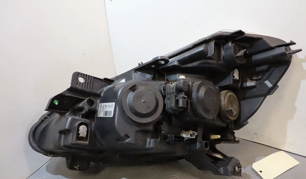 Phare droit Renault CLIO III (BR0-1, CR0-1) 1.2 16v (br02, br0j, br11, cr02, cr0j, cr11) (2005-2014) 5 portes occasion