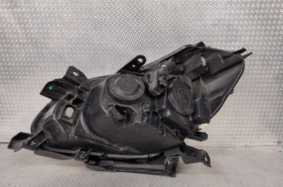Phare droit Renault CLIO III (BR0-1, CR0-1) 1.2 16v (br02, br0j, br11, cr02, cr0j, cr11) (2005-2014) 5 portes occasion