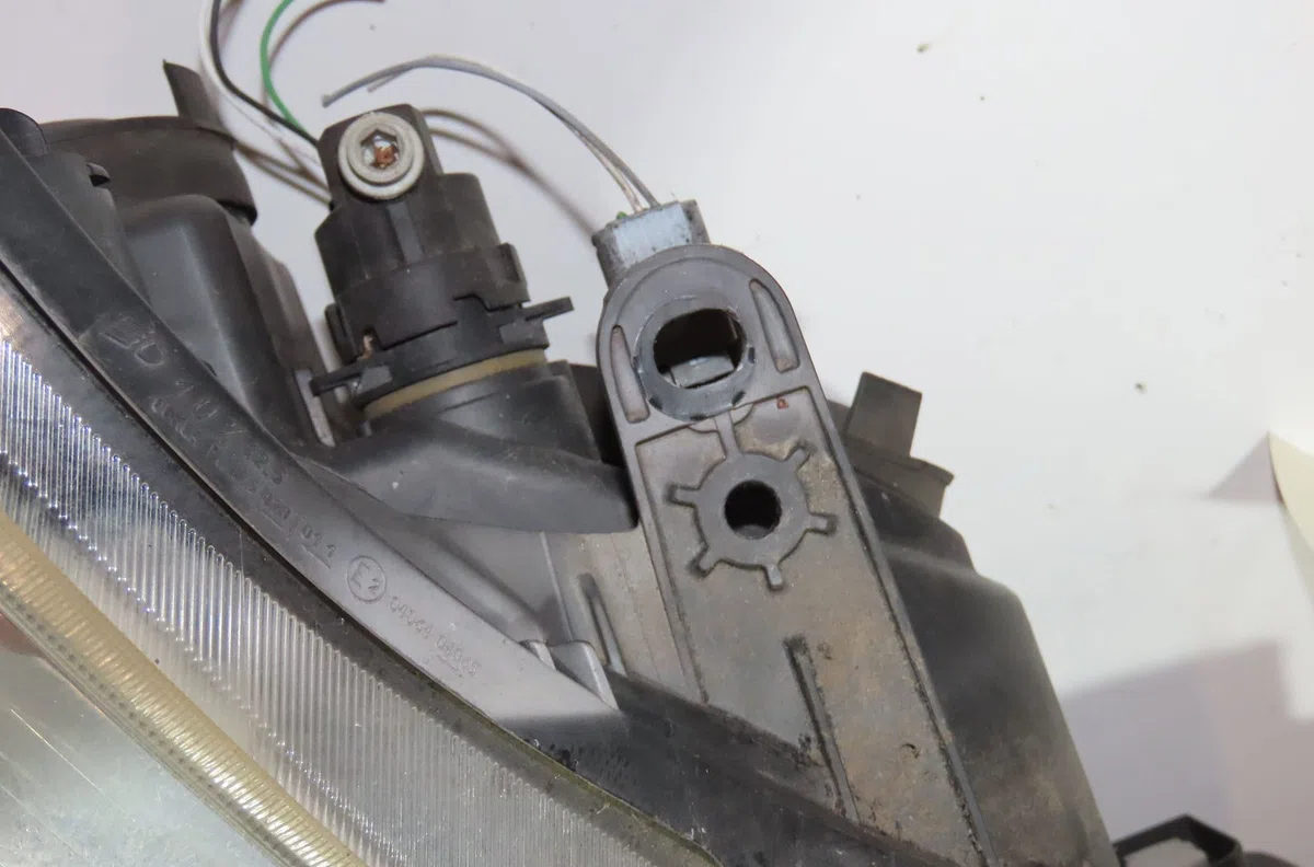 Phare droit Renault CLIO III (BR0-1, CR0-1) 1.2 16v (br0p, cr0p) (2007-2014) occasion