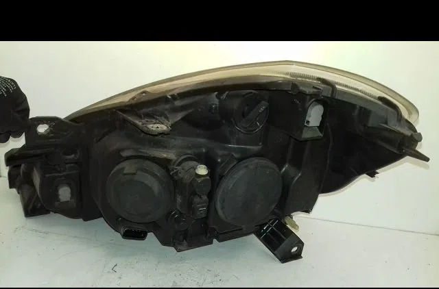 Phare droit Renault CLIO III (BR0-1, CR0-1) 1.4 16v (2005-2012) occasion
