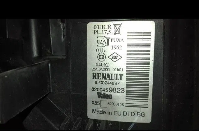 Phare droit Renault CLIO III (BR0-1, CR0-1) 1.4 16v (2005-2012) occasion