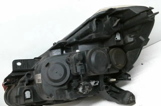 Phare droit Renault CLIO III (BR0-1, CR0-1) 1.5 dci (2010-2014) 5 portes occasion