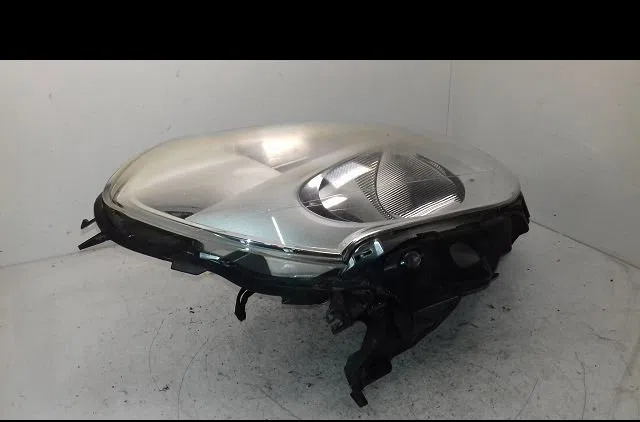 Phare droit Renault CLIO III (BR0-1, CR0-1) 1.5 dci (2010-2014) 5 portes occasion
