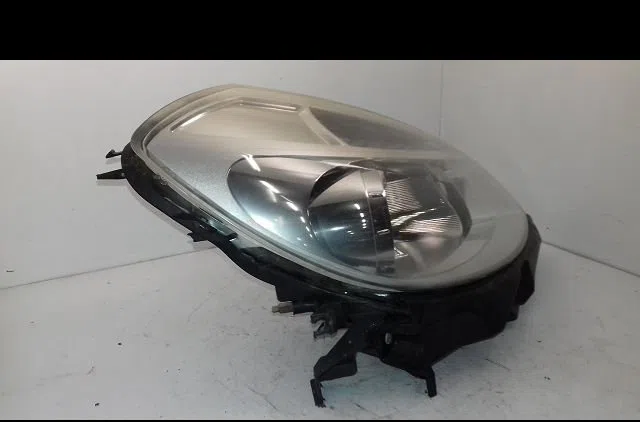 Phare droit Renault CLIO III (BR0-1, CR0-1) 1.5 dci (c-br0g, c-br1g) (2005-2012) 5 portes occasion