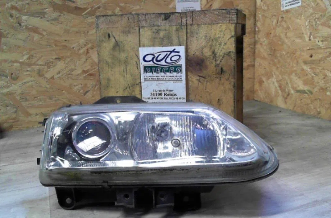 Phare droit Renault ESPACE III (JE0_) 2.2 dci (je0s) (2000-2002) occasion