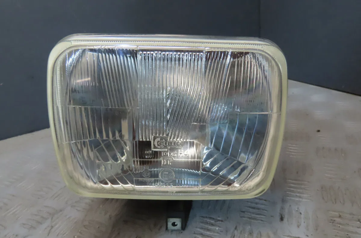Phare droit Renault EXPRESS Camionnette-Monospace (F40_, G40_) 1.4 (f40u, f40v) (1991-1998) occasion