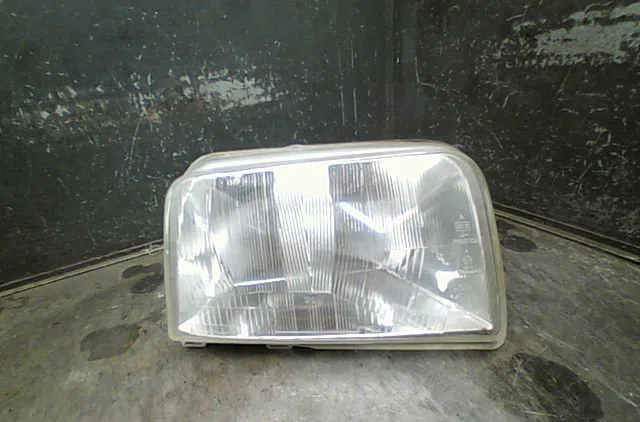 Phare droit Renault EXPRESS Camionnette-Monospace (F40_, G40_) 1.6 d (f404) (1986-1998) occasion