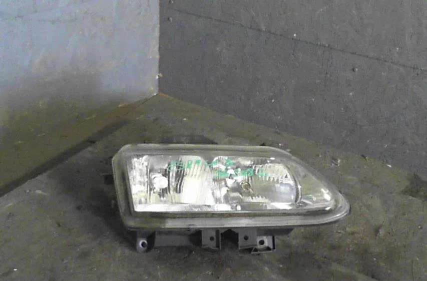Phare droit RENAULT GRAND ESPACE 3  GRAND ESPACE 3 occasion