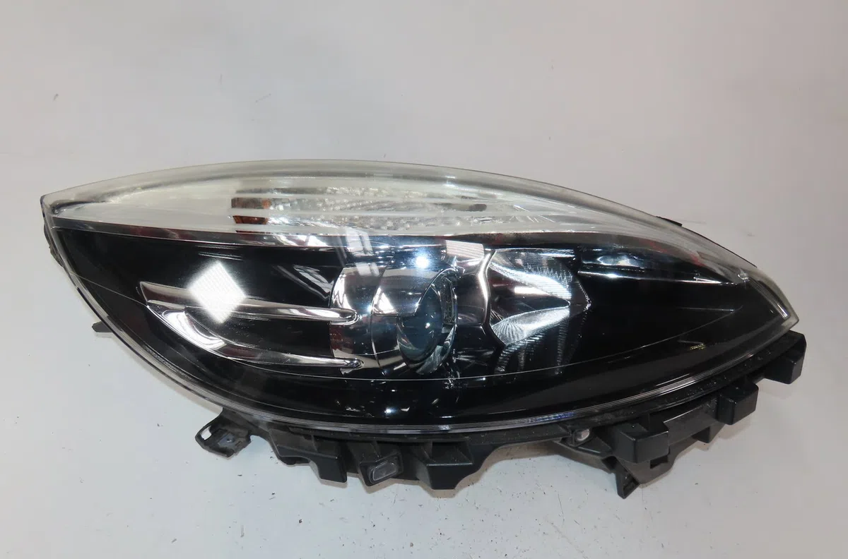 Phare droit Renault GRAND SCÉNIC III (JZ0-1_) 1.5 dci (2009) 5 portes occasion
