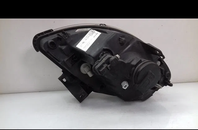 Phare droit Renault KANGOO Express (FC0-1_) 1.5 dci (2005) 4 portes occasion