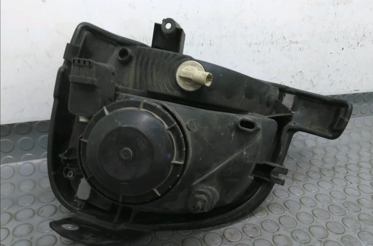 Phare droit Renault KANGOO Express (FC0-1_) 1.5 dci (fc07, fc1r) (2001) 4 portes occasion
