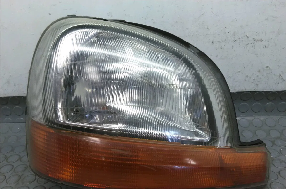Phare droit Renault KANGOO Express (FC0-1_) 1.5 dci (fc07, fc1r) (2001) 4 portes occasion
