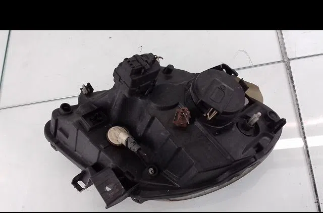 Phare droit Renault KANGOO Express (FC0-1_) 1.5 dci (fc07, fc1r) (2001) 4 portes occasion