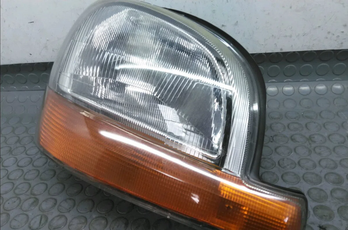 Phare droit Renault KANGOO Express (FC0-1_) 1.9 d (fc0j) (1999-2003) occasion