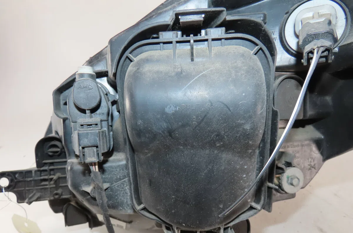 Phare droit Renault KANGOO Express (FW0-1_) 1.5 dci 75 (fw07, fw10, fw04) (2010) 4 portes occasion