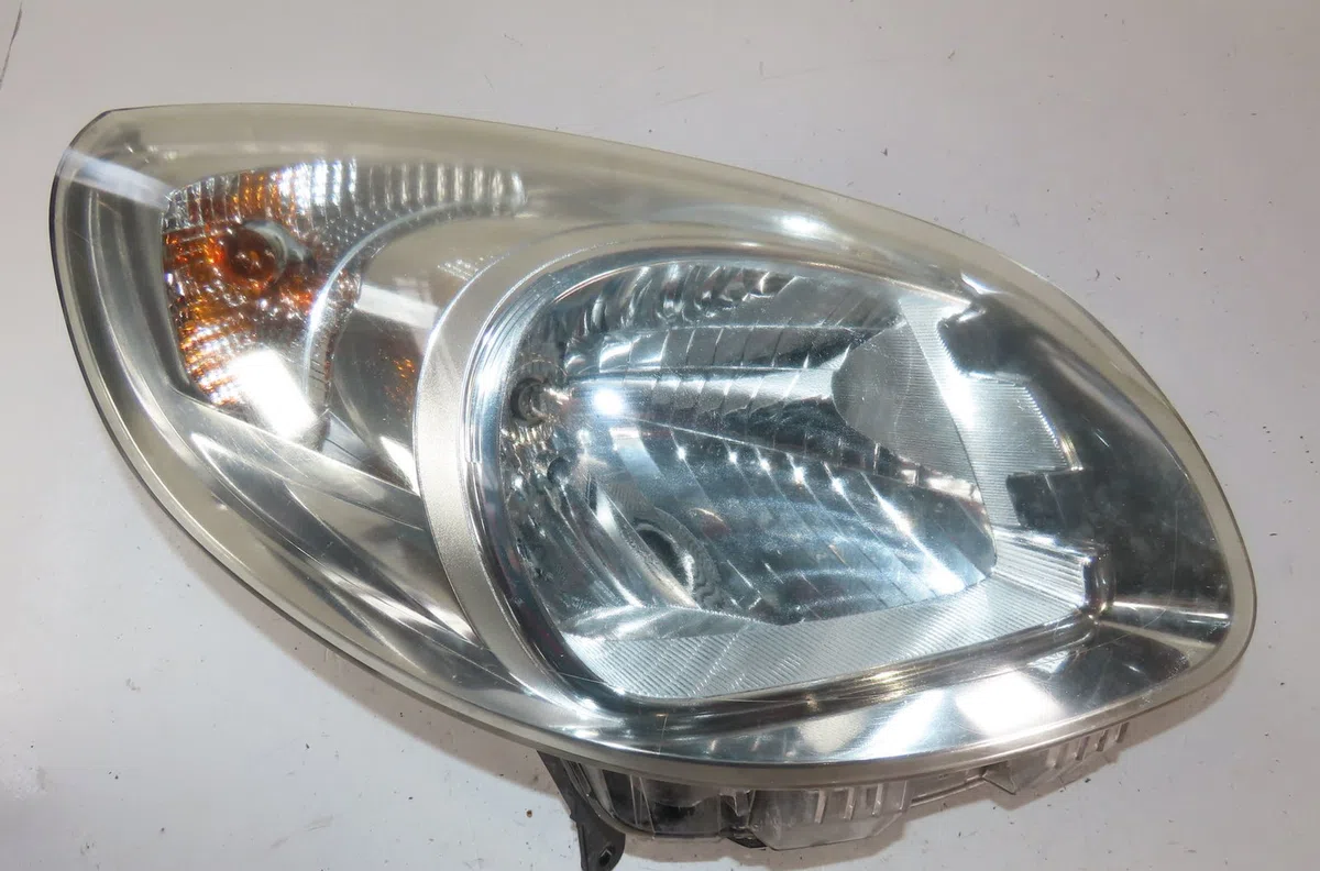 Phare droit Renault KANGOO Express (FW0-1_) 1.5 dci 75 (fw07, fw10, fw04) (2010) 4 portes occasion