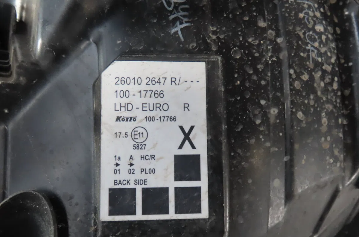 Phare droit Renault KANGOO Express (FW0-1_) 1.5 dci 90 (fw0g, fw05, fw08, fw11) (2009) 4 portes occasion