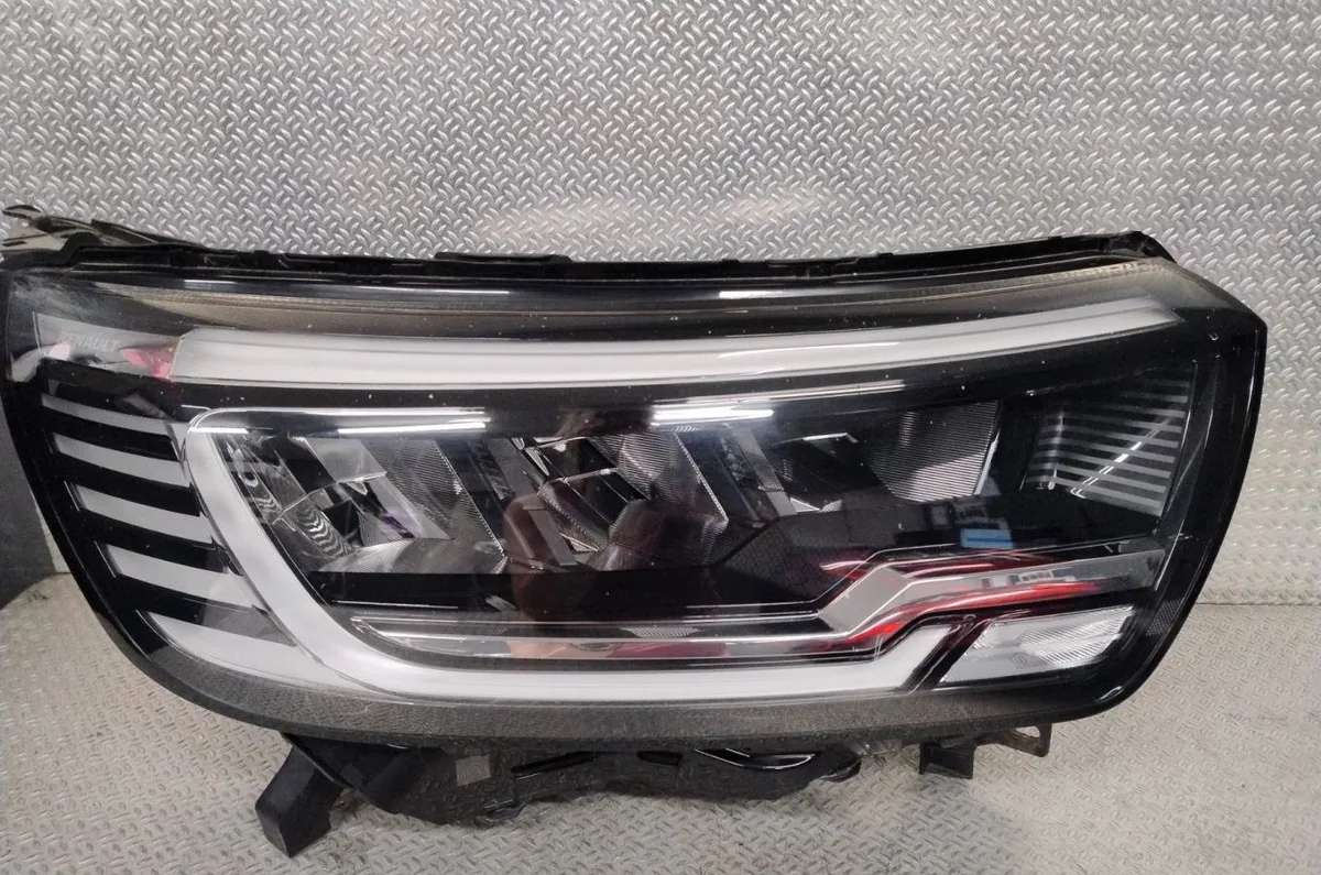 Phare droit Renault KANGOO III Monospace Tce 130 (kjmb) (2021) occasion
