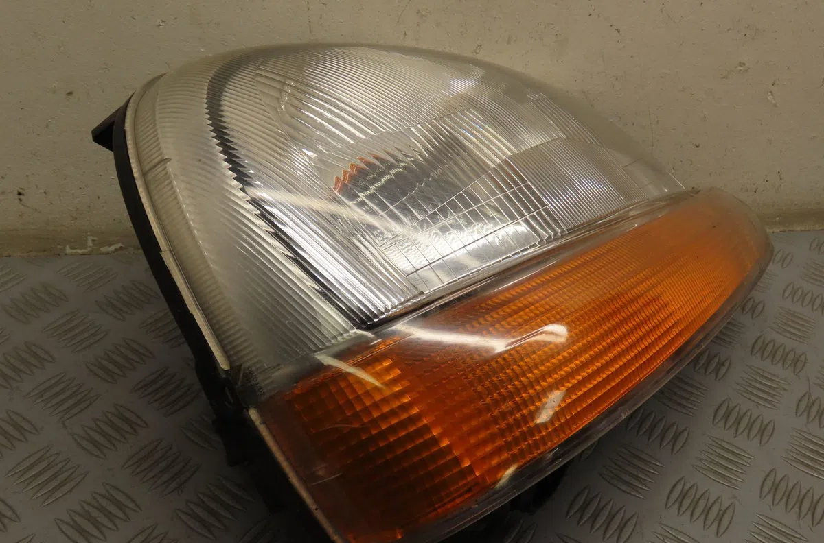 Phare droit Renault KANGOO (KC0-1_) 1.9 dci 4x4 (kc0v) (2001) occasion