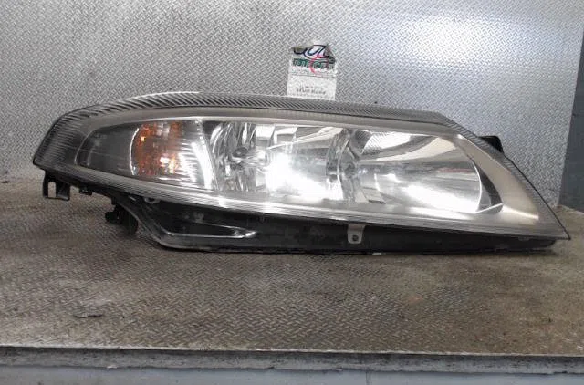 Phare droit RENAULT LAGUNA 2  LAGUNA 2 PHASE 1 occasion