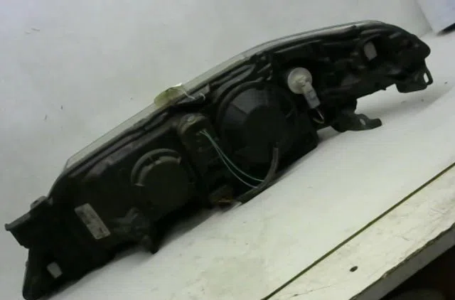 Phare droit RENAULT LAGUNA 2004 occasion