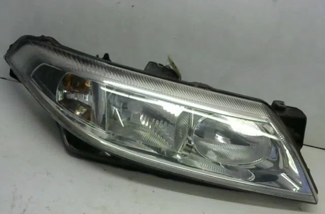 Phare droit RENAULT LAGUNA 2004 occasion