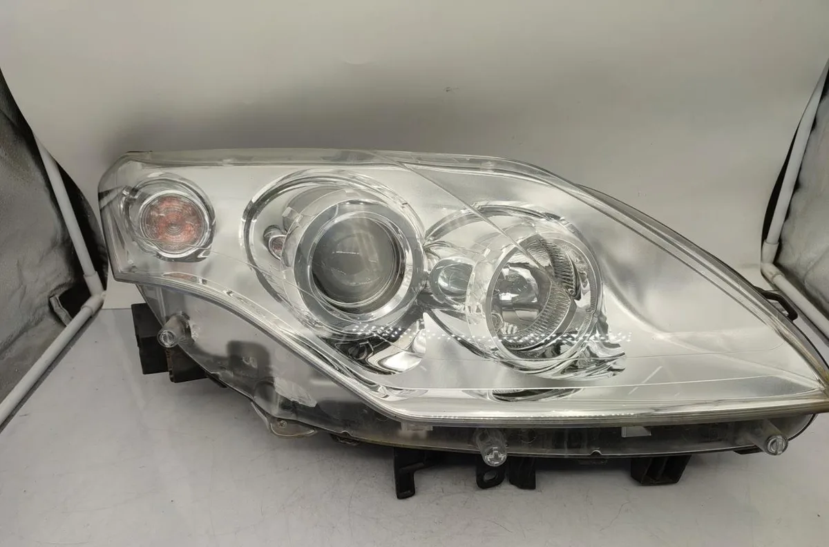 Phare droit RENAULT LAGUNA 3 PHASE 1 BREAK occasion