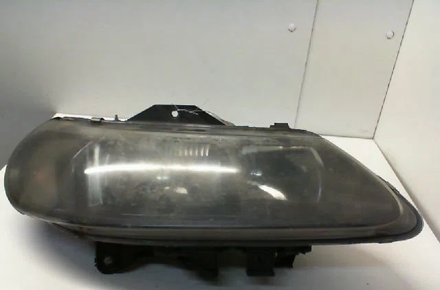 Phare droit RENAULT LAGUNA I  1.8 16v occasion