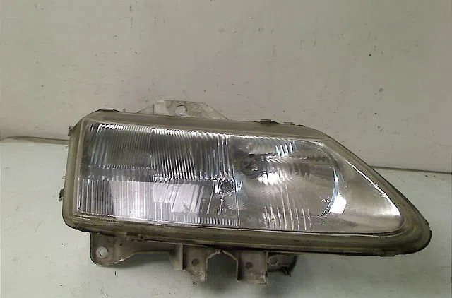 Phare droit RENAULT LAGUNA I  2.2 DT occasion