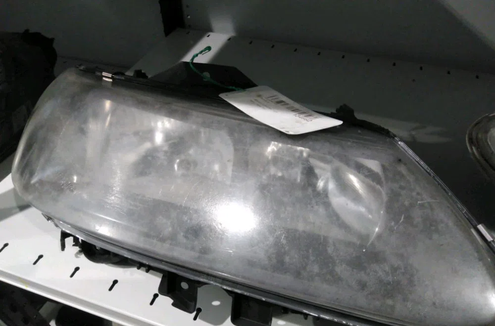 Phare droit Renault LAGUNA I (B56_, 556_) 2.0 (556a) (1999-2001) occasion