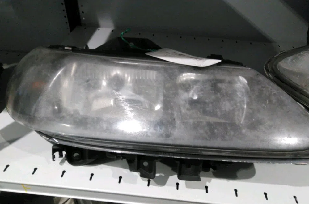 Phare droit Renault LAGUNA I (B56_, 556_) 2.0 (556a) (1999-2001) occasion