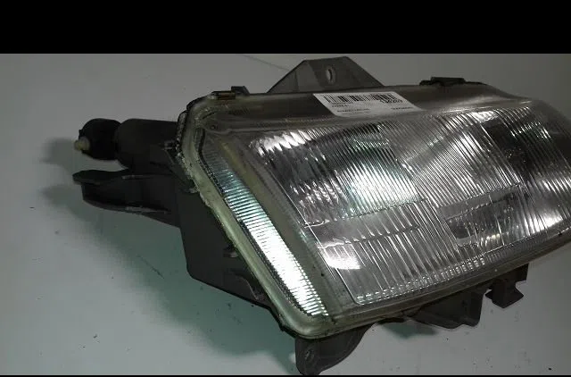 Phare droit Renault LAGUNA I (B56_, 556_) 2.0 (b56c-h-n) (1993-2001) occasion