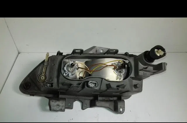 Phare droit Renault LAGUNA I (B56_, 556_) 2.0 (b56c-h-n) (1993-2001) occasion