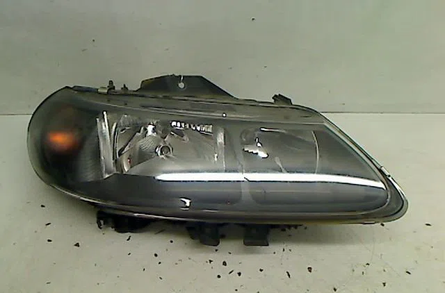 Phare droit Renault LAGUNA I (B56_, 556_) 2.2 dt (b569) (1996-2001) 5 portes occasion