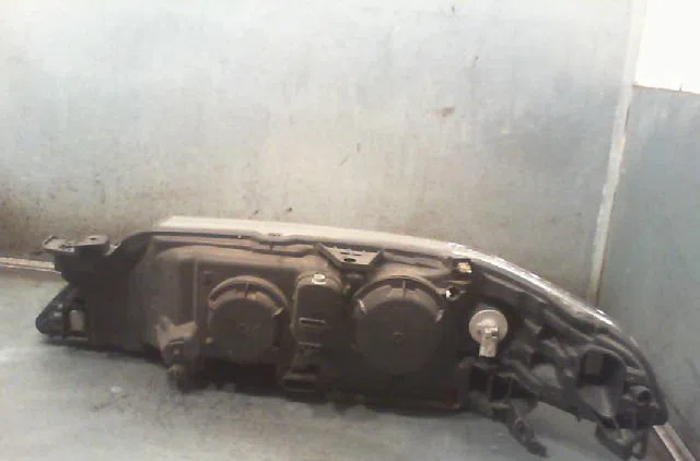 Phare droit RENAULT LAGUNA II 2003 occasion