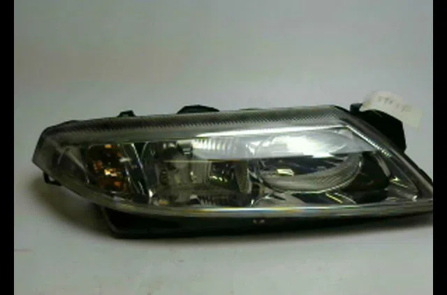 Phare droit Renault LAGUNA II (BG0-1_) 1.6 16v (bg0a, bg0l) (2001-2005) occasion